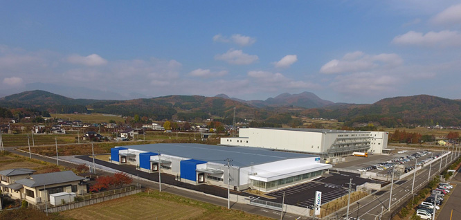 新物流センター  全景（手前の建物）